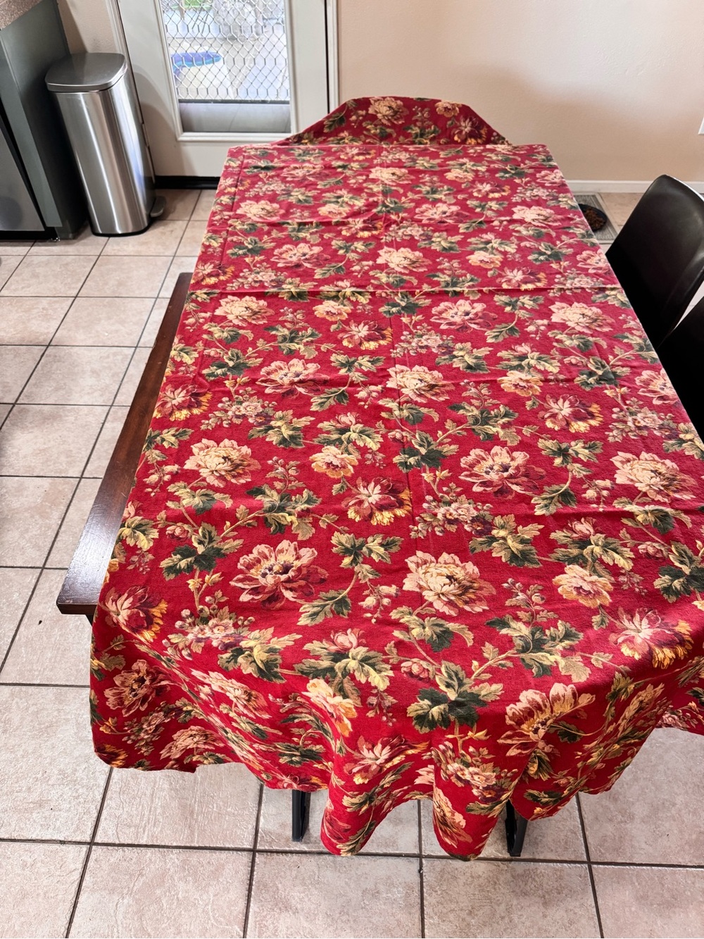 AVONhome Floral Tablecloth 60x88 Cranberry Red Cotton Fall Thanksgiving Vintage